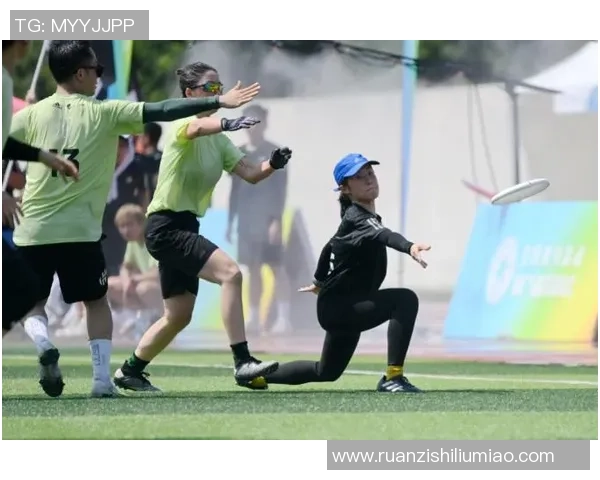 南京飞盘队在全国飞盘配合排行榜中荣获第六名的佳绩引发关注